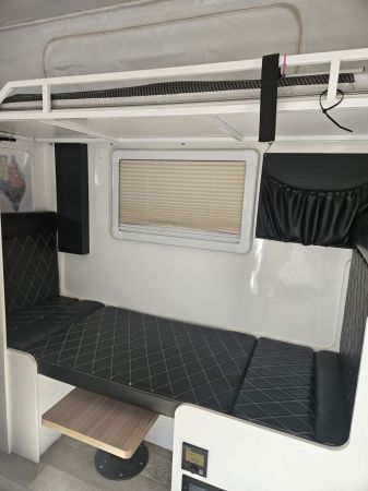 2023 Lifestyle Iconn E4 Hybrid Caravan image