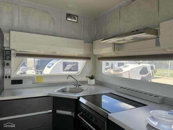 2011 Track Topaz Canning Redi image