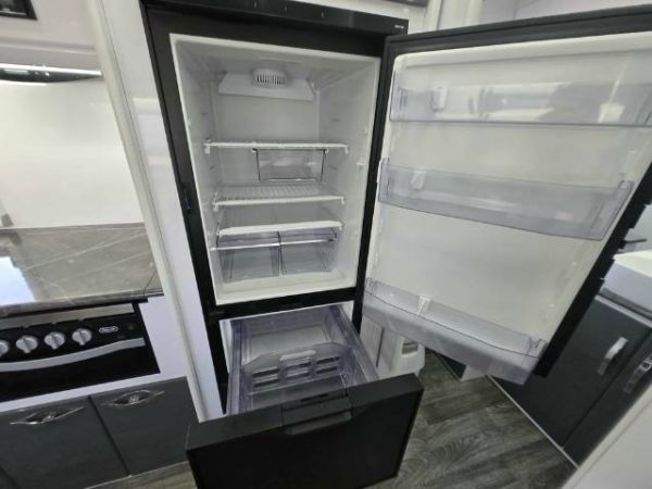 2024 Snowy River Src20 My24 Caravan CAFE SEATING image