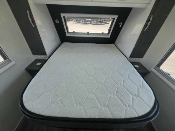 2024 Snowy River Src20 My24 Caravan CAFE SEATING image