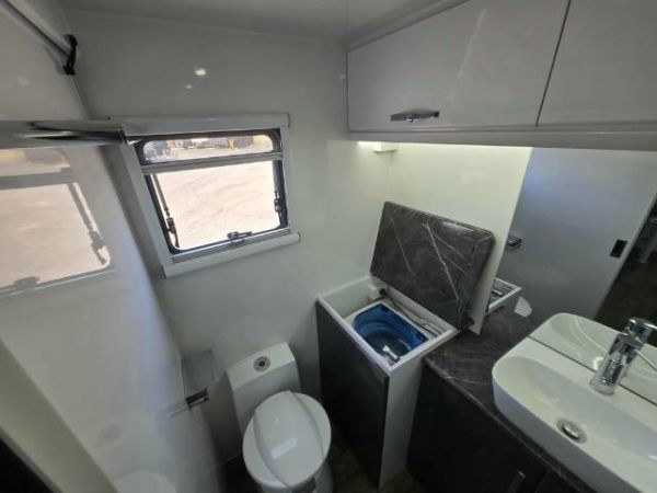 2024 Snowy River Src20 My24 Caravan CAFE SEATING image