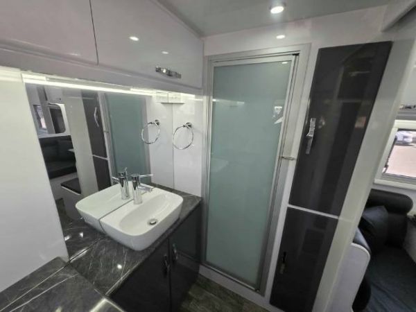 2024 Snowy River Src20 My24 Caravan CAFE SEATING image