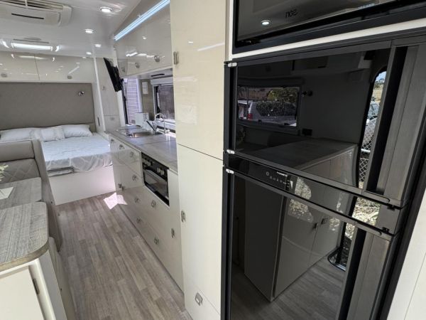 2022 Design RV Forerunner Caravan image