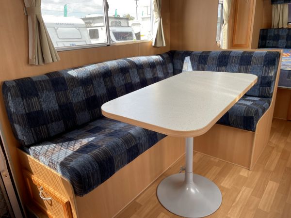 2006 Windsor RV Genesis Caravan image