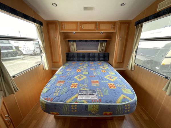 2006 Windsor RV Genesis Caravan image