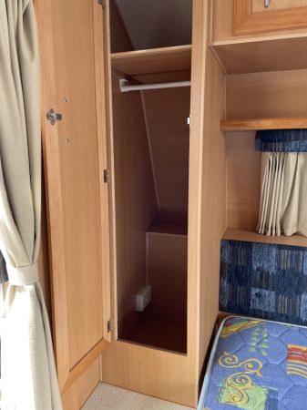 2006 Windsor RV Genesis Caravan image