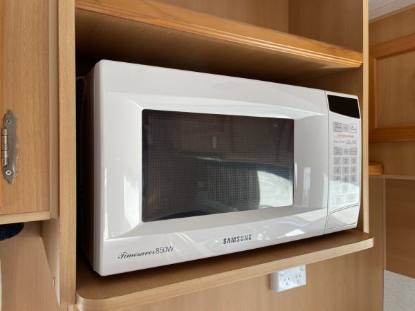 2006 Windsor RV Genesis Caravan image