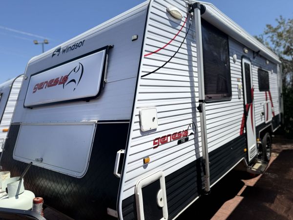 2014 Windsor GENESIS Caravan image