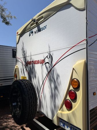 2014 Windsor GENESIS Caravan image