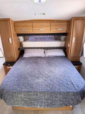 2014 Windsor GENESIS Caravan image