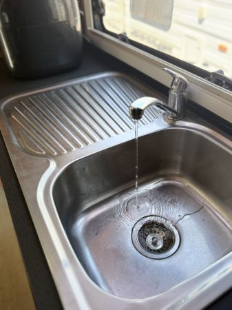 2014 Windsor GENESIS Caravan image