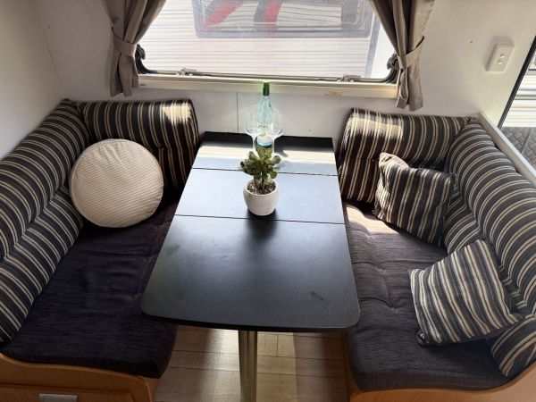 2014 Windsor GENESIS Caravan image