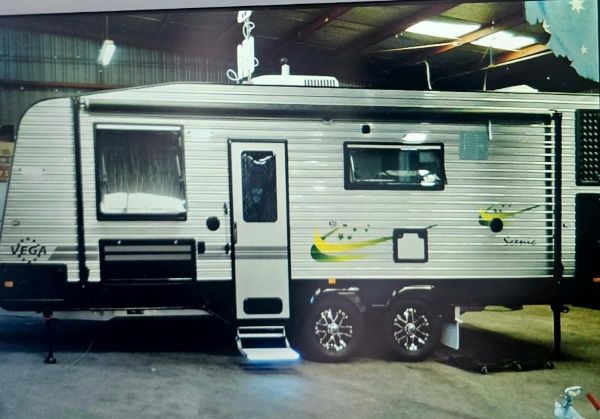 2018 SCENIC Vega Caravan image