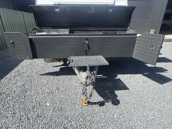 2014 New Age Oz Classic Semi Off Road Caravan image