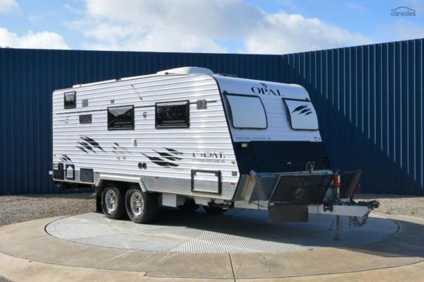 2016 OPAL Southern Explorer Series 186 Carava image