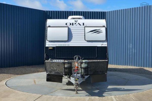 2016 OPAL Southern Explorer Series 186 Carava image