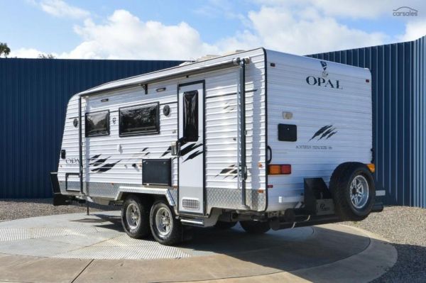 2016 OPAL Southern Explorer Series 186 Carava image