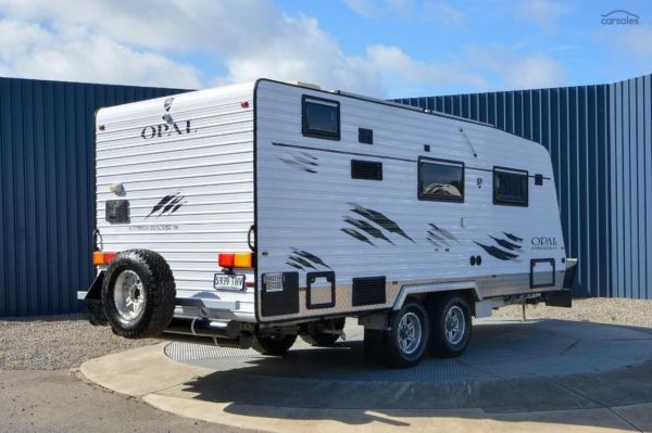2016 OPAL Southern Explorer Series 186 Carava image
