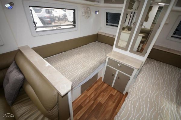 2016 OPAL Southern Explorer Series 186 Carava image