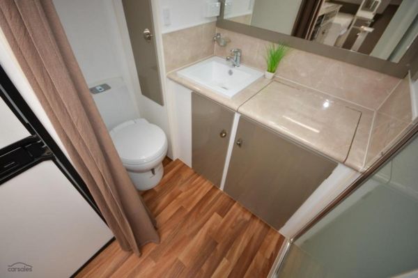 2016 OPAL Southern Explorer Series 186 Carava image