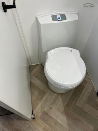 2025 Design RV CRX Semi Off Road Van 4+ 20'2'' image