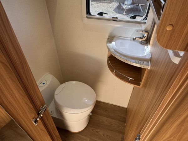 2017 Golf Maxxi 390 Expander image