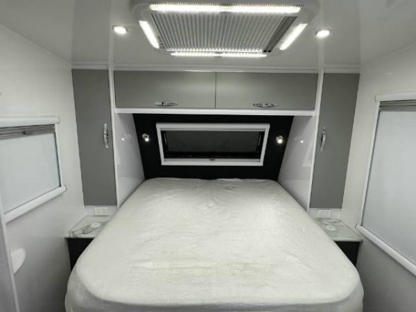 2025 Snowy River Src17 Bonus $3000 Accessories Caravan L SHAPE SEATING image