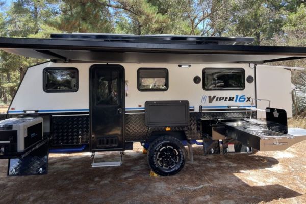 Viper 16X Hybrid Caravan image
