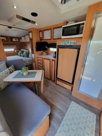 2010 Windsor GC587s Semi Off Road Caravan image