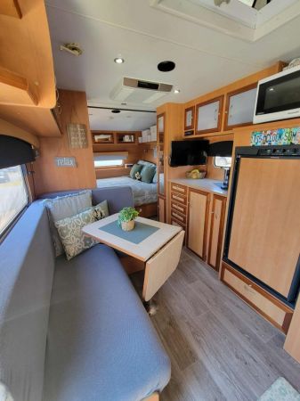 2010 Windsor GC587s Semi Off Road Caravan image