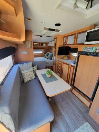 2010 Windsor GC587s Semi Off Road Caravan image