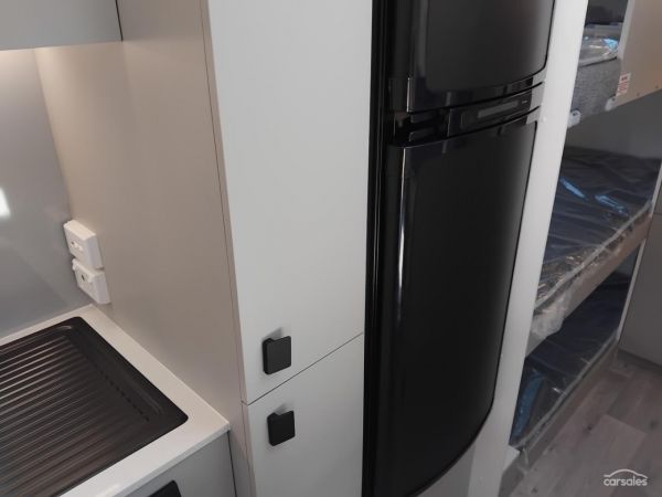 2025 New Age Caravans Road Owl Escape 21ft Bunk Ensuite RO21BE FULL COMPOSITE image