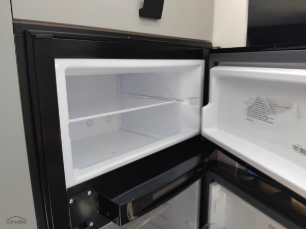 2025 New Age Caravans Road Owl Escape 21ft Bunk Ensuite RO21BE FULL COMPOSITE image