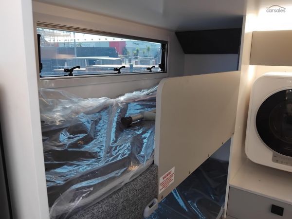 2025 New Age Caravans Road Owl Escape 21ft Bunk Ensuite RO21BE FULL COMPOSITE image