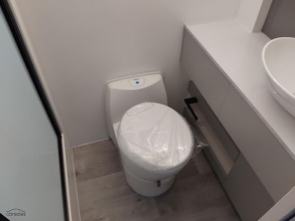 2025 New Age Caravans Road Owl Escape 21ft Bunk Ensuite RO21BE FULL COMPOSITE image