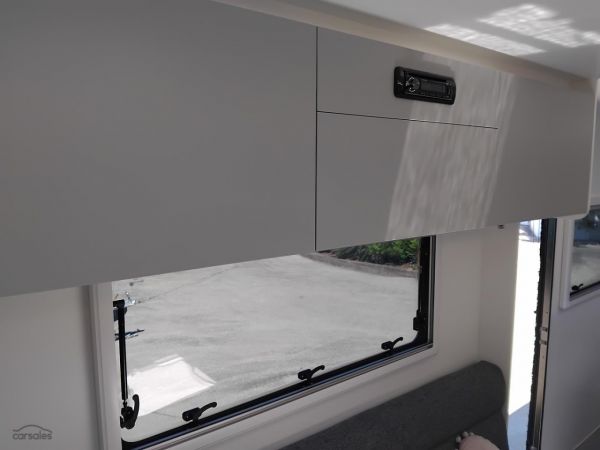 2025 New Age Caravans Road Owl Escape 21ft Bunk Ensuite RO21BE FULL COMPOSITE image