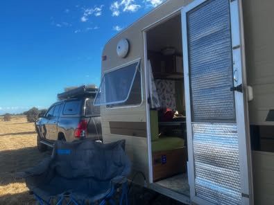 1976 Franklin HUNTER Full Caravan image