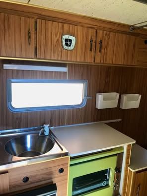 1976 Franklin HUNTER Full Caravan image