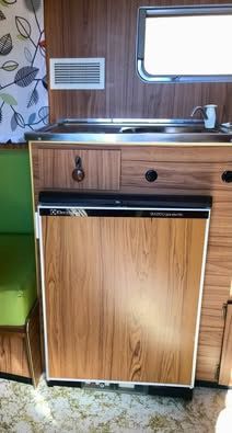 1976 Franklin HUNTER Full Caravan image