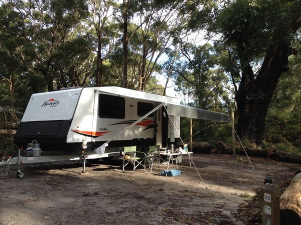 2015 Avan OWEN Caravan image
