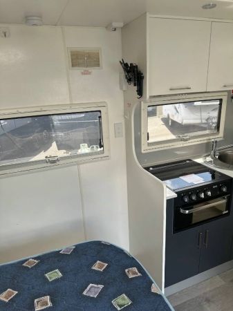2019 New Age Caravans Manta Ray Caravan 16ES2 ENDURO image