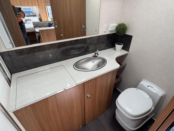 2015 Newlands Ltd Slide Out Caravan image