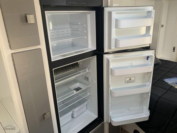 2019 Retreat Hamilton 23Ft image