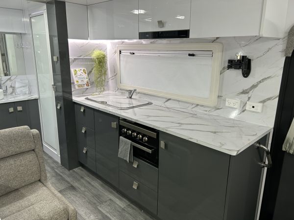 2020 Millard M-Flow Caravan image