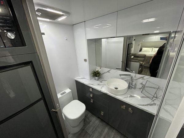 2020 Millard M-Flow Caravan image