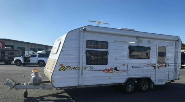 2012 Franklin Ozfactor Caravan 19' FULL ENSUITE image