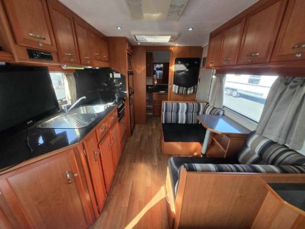 2012 Franklin Ozfactor Caravan 19' FULL ENSUITE image