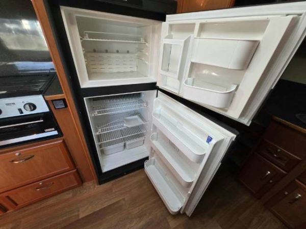 2012 Franklin Ozfactor Caravan 19' FULL ENSUITE image