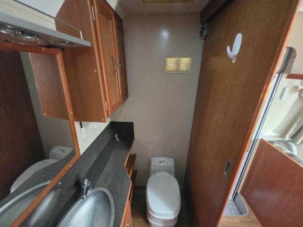 2012 Franklin Ozfactor Caravan 19' FULL ENSUITE image