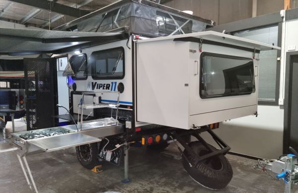 Viper 11 Hybrid Caravan image